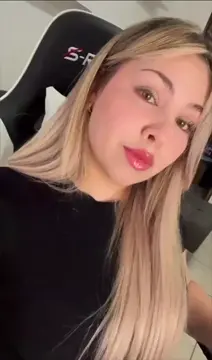 Guerita tetona expuesta