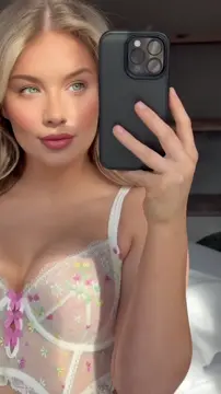 Selfies I'd send my husband at work 👀