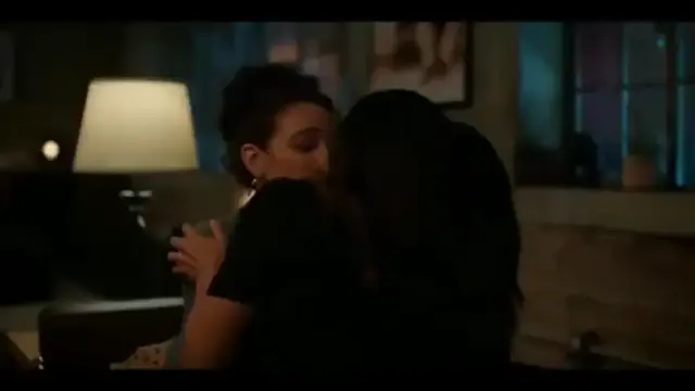 Gina Rodriguez lesbian  kiss