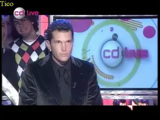 Giorgia Palmas sexy dance minigonna