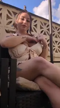 Busty brunette Jade 🥵