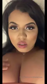 Luscious Latina Lay la loves showing natural beats implants
