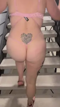 SnowBunny who puts it in her bunnytail