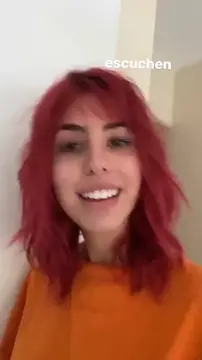 Amelie masturbating