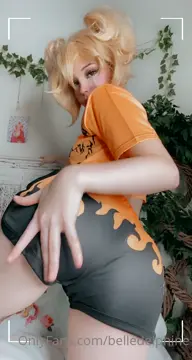 South African-British model Belle Delphine newest updates 🔥