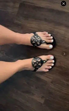 Kenzie dawn gorgeous feet😩