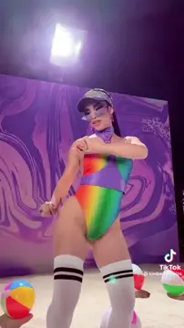 Kimberly Loaiza zoom