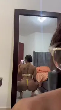 Sexy lil mama