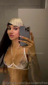 [Onlyfans] Sweet Laura Saenz