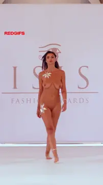 Raunchy Runway!