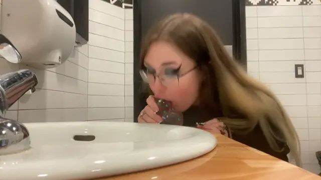 Always take your dildo with you. Never know when you need it 🤭 GoonetteHub