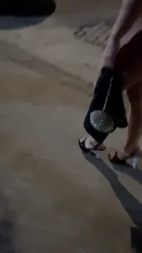 BIG ASS LATINA FLASHING IN PUBLIC WALK