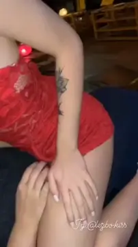 Hot lesbian Kiss