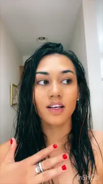 TikTok babe Elva nipslip