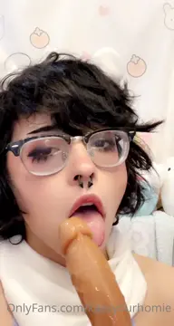 ǝᴉɯoɥɹnoʎsᴉᴉɐʞ