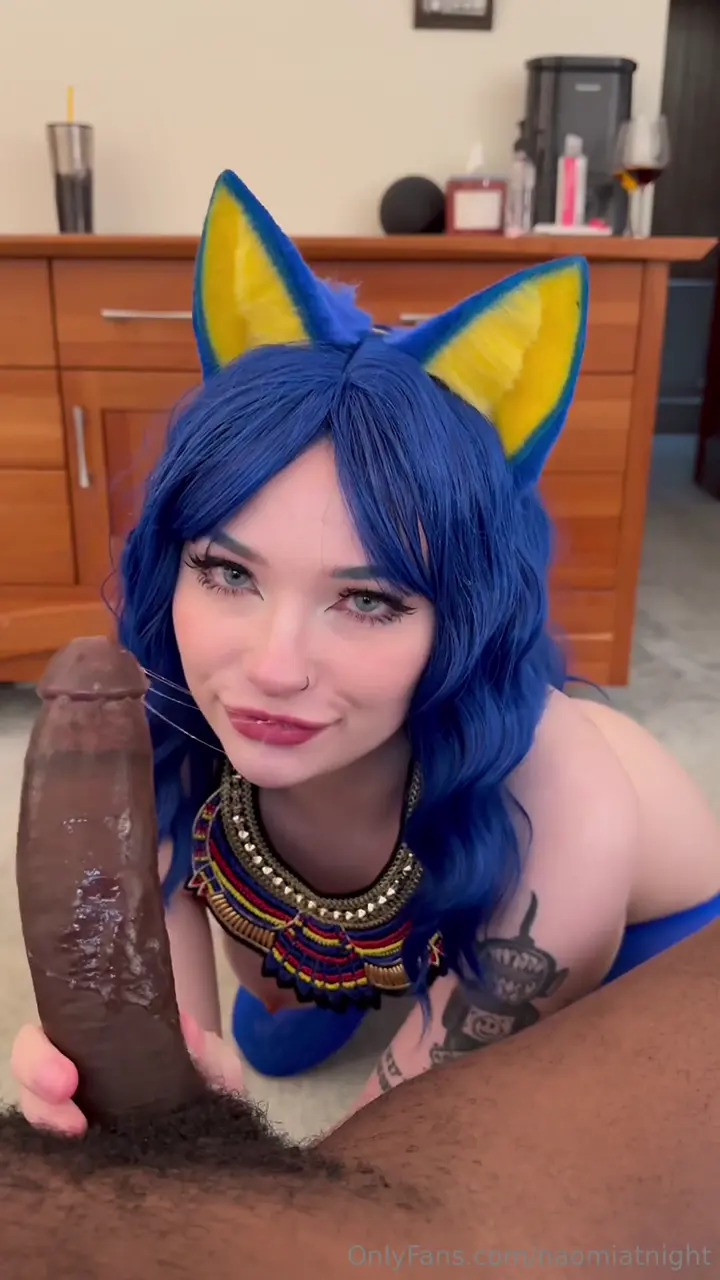 Cosplay girlie loving oh that BBC 🥵🤤