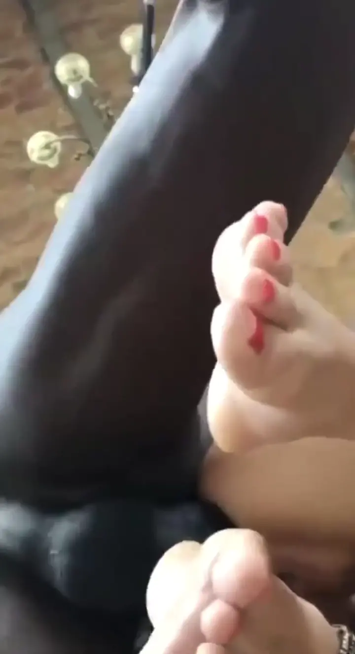 Filling her ass with bbc