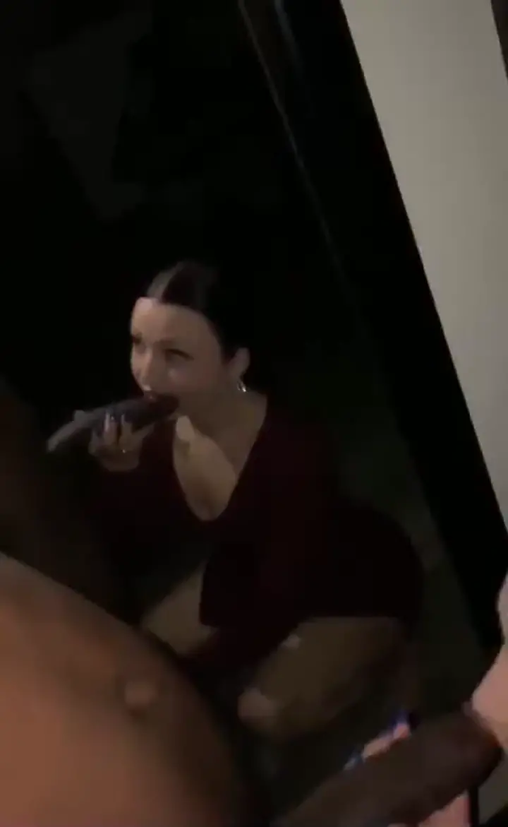 18 year old Snowbunny gets BBC sloppy WhiteGirl_Sucking_BBC