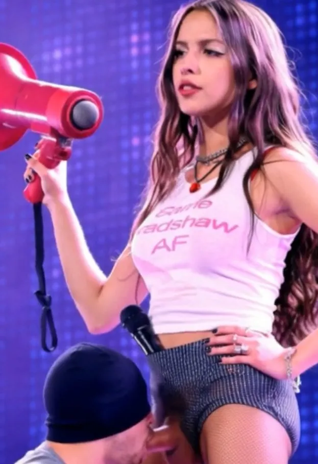 FUTANARI Olivia Rodrigo getting her cock sucked on stage and then milked. Deepfake Futa