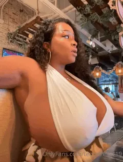 temptress- public tits drop