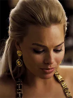 sexy margot robbie  glamed up