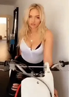 natalie alyn lind