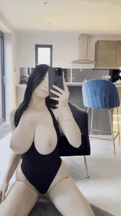 I don't need implants, these naturals are already a work of art hugenaturals