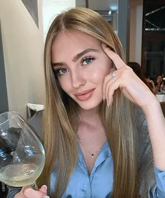 she didn't like serious relationships, she went on dates with people she barely knew, only to be screwed by her rich daddy after the date