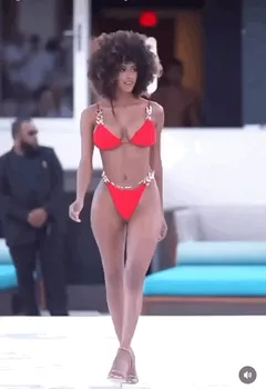 sexy stunning ebony queen on the catwalk