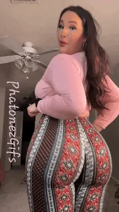 beauty curvy milf