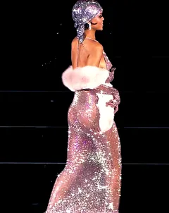 rihanna - sparkling ass!