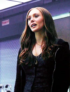 sexy casual  elizabeth olsen