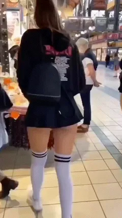 no panties... perfect ass !