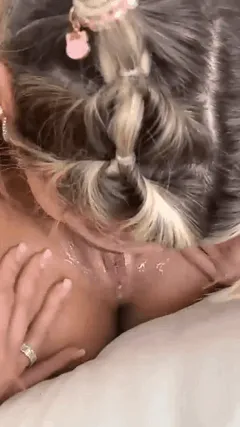 popping some clit