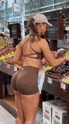 Gyatt! 🍑 gymgirl shopping outdoor and teasing with ass