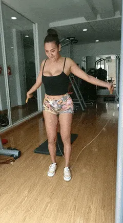 boobs out while jumping on skipping rope