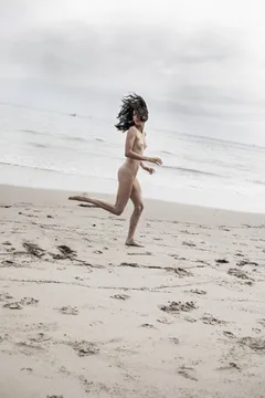 kendall jenner nude on beach