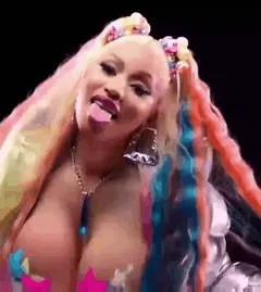 nicki minaj bouncing those big sweet tits