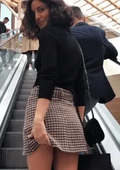 public short skirt ass flash