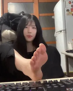 cutie asian feet