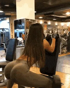 hot babe in yoga pants working out