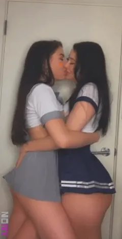 kiss 429