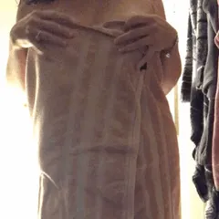 steph gallo dropping her towel in front of the delivery guy, needless to say she got fucked and filled soon after