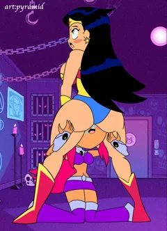 starfire eating out wonder woman