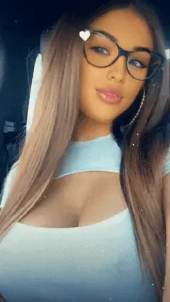 federyca with glasses