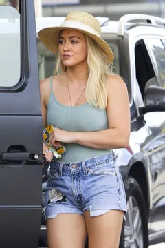 hilary duff nipples in slightly see through tank top