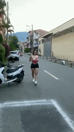 thick ass boob flash