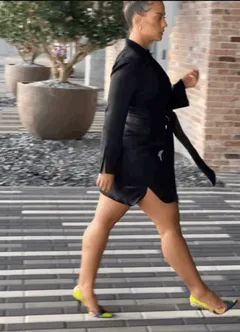 sum fine ass latina queen walking