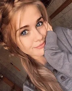 instead of a tip, she offered the cute courier her body