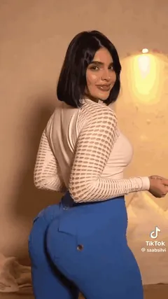 @saabsilvi shaking her big booty in sexy way